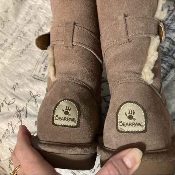 BearPaw “Annie” 1965W Suede/Sheepskin boot in Taupe size 8M. EUC - Picture 3 of 7